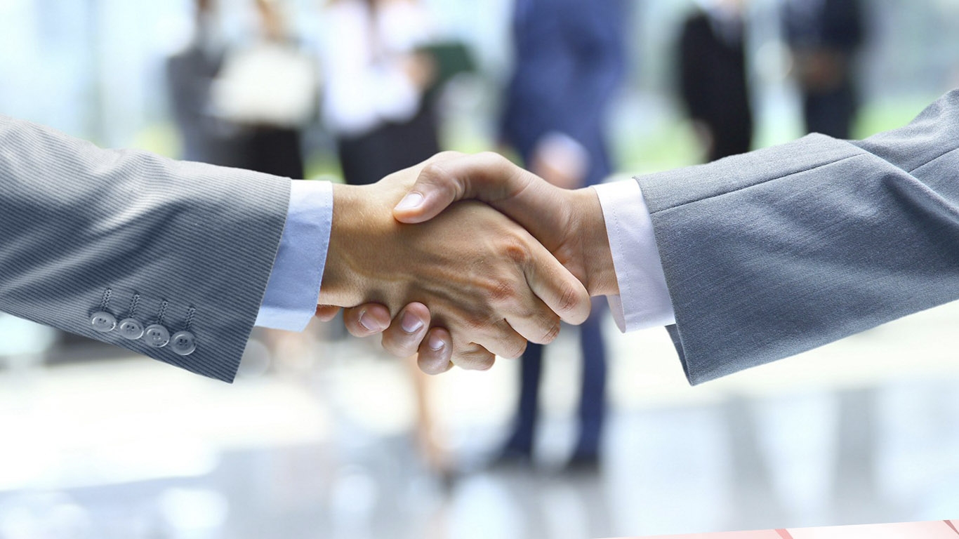 CLIENTES E PARCEIROS